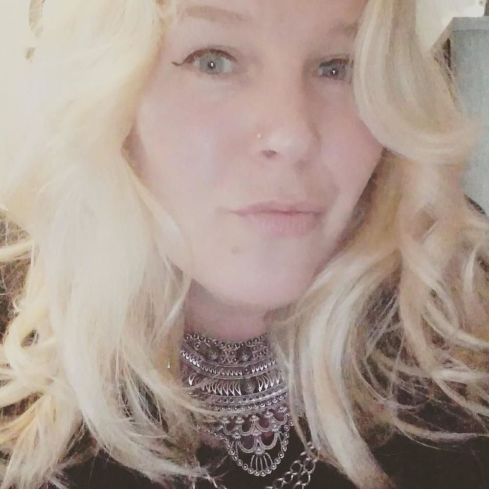 Meet your Posher, Pia